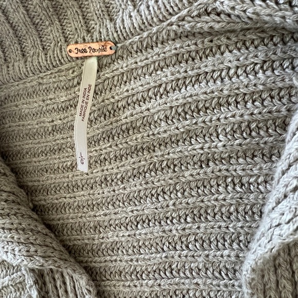 Free People Marlie Deep V Ribbed Sweater size Large - Picture 7 of 7